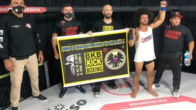 Thunder Fight promoveu 36 lutas de MMA no último domingo em São Paulo