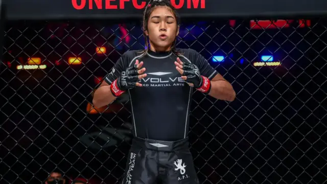 A jovem “estrela” Victoria Lee finaliza adversária no ONE: ‘Battleground’